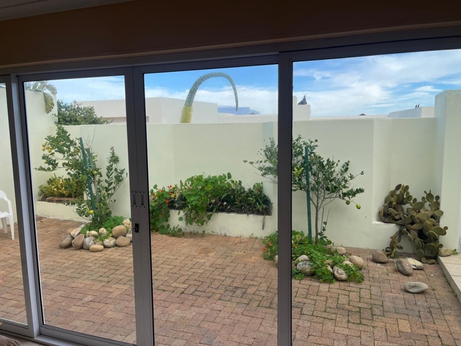 To Let 4 Bedroom Property for Rent in Big Bay Western Cape